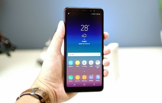 samsung a8 2018 soc man hinh