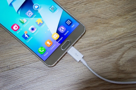 Samsung Note 5 khong nhan sac