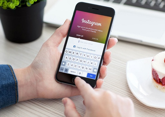 Ảnh chụp trên instagram không lưu được