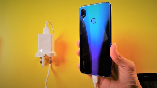 Huawei Nova 3i bị loạn cảm ứng