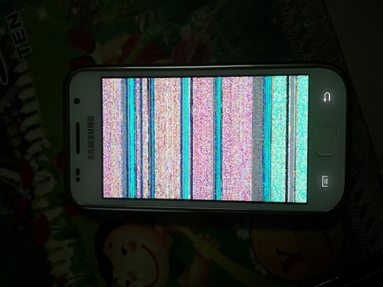 Màn hình điện thoại Samsung bị sọc ngang