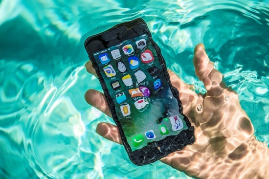 iPhone 7 Plus bị vô nước