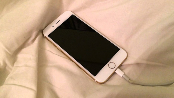 iPhone 6 plus sạc không vào pin