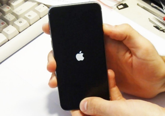 iPhone 6s Plus khong len man hinh