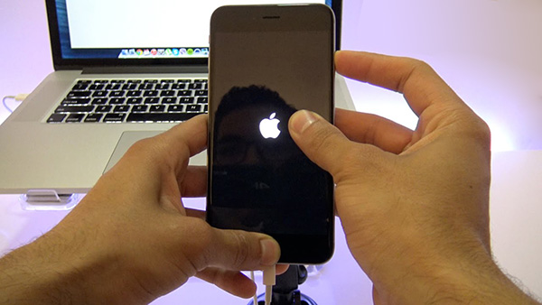Restore iPhone 6S Plus để khắc phục lỗi màn hình