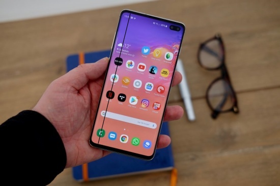 Samsung S10 Plus bị sọc màn hình