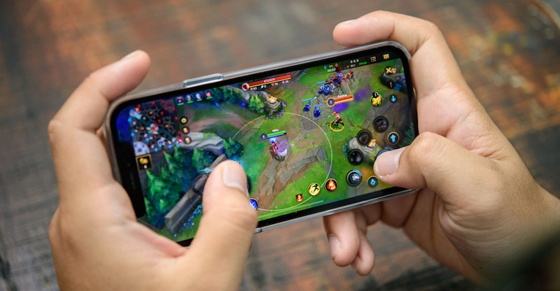 iPhone 13 chơi game tốt không?