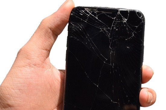 Lý do iPhone Xs bị đen màn hình mà vẫn có tiếng