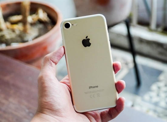 Pin iPhone 7 dùng được bao lâu?