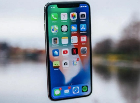 tình trạng iPhone 11 bị hở sáng màn hình