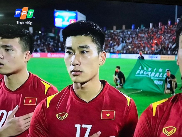 Nhâm Mạnh Dũng là ai? Trên sân dũng mãnh ngoài đời đẹp trai