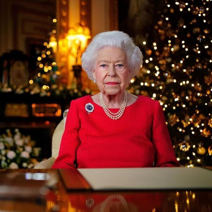 Nữ hoàng Anh Elizabeth II có quyền gì