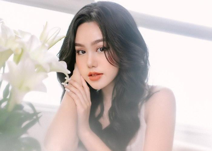 Phùng Diệu Thúy là ai? Tiểu sử hot girl Nóng cùng World Cup 2022