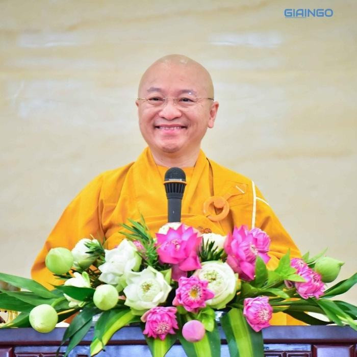 Thầy Thích Nhật Từ bị tố cáo