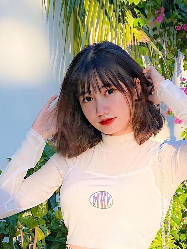 tieu-su-hot-tiktoker-vu-thi-khanh-huyen