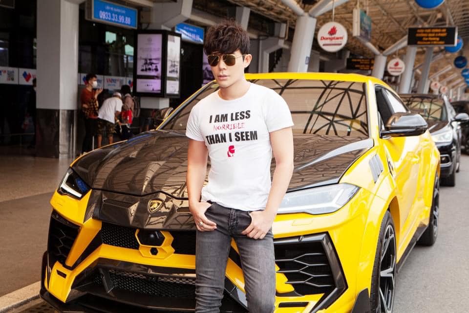 Nathan Lee là ai?