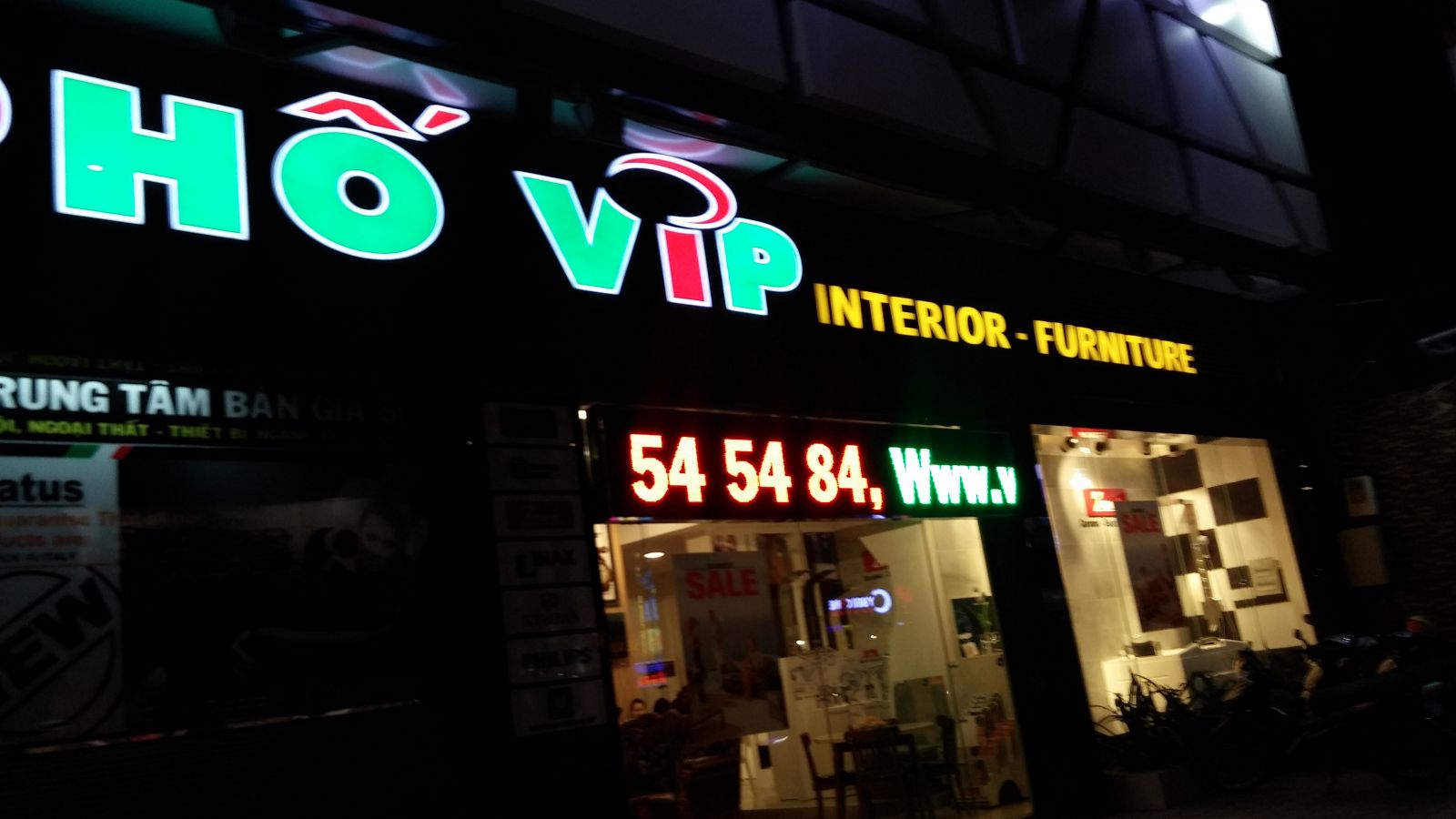 mẫu biển hiệu nổi bật trong đêm
