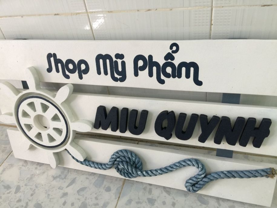 mẫu biển hiệu đẹp shop mỹ phẩm
