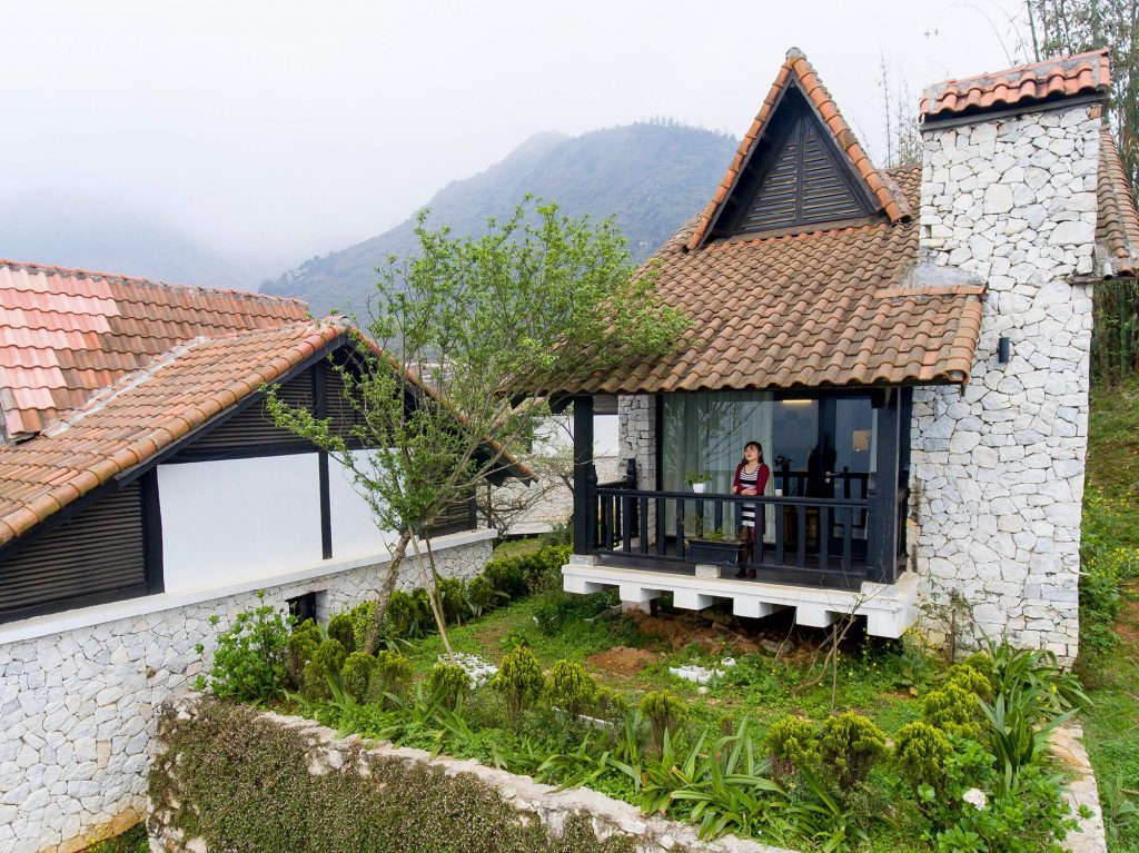 Mang cả flycam đi để sống ảo tại Sapa Jade Hill resort 