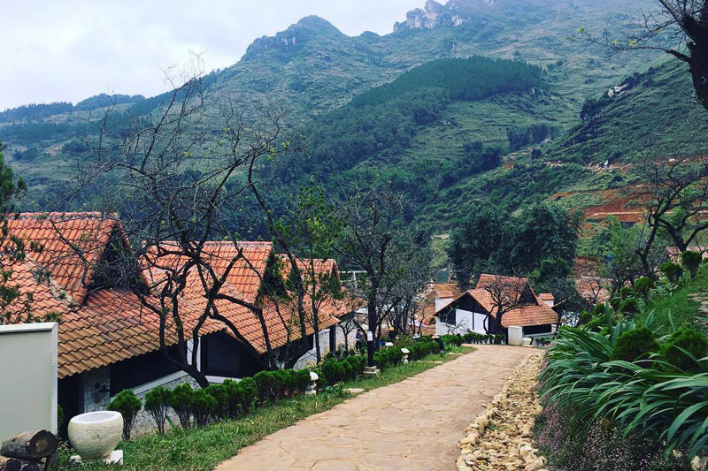 Khung cảnh thơ mộng của núi rừng sapa cùng các biệt thự tại Sapa jade hill